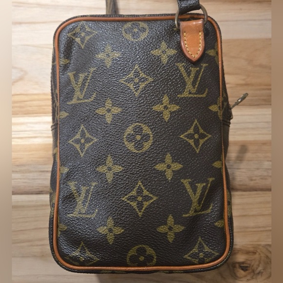 Louis Vuitton Amazon Crossbody Bag - Picture 2 of 16